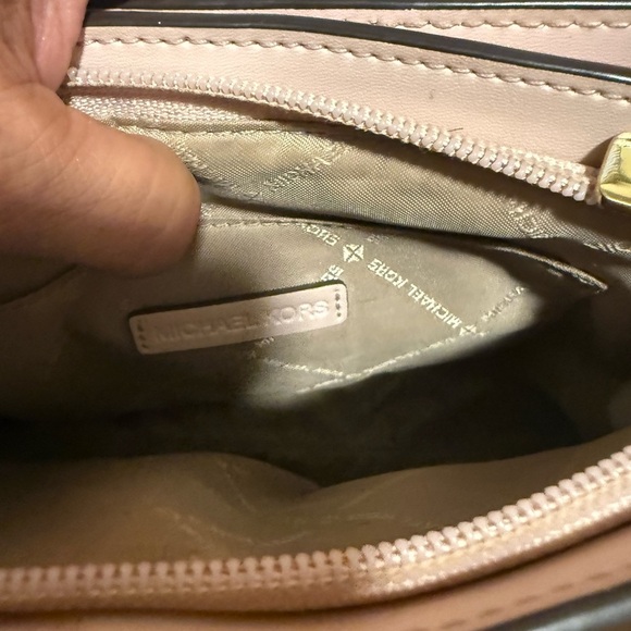 Michael Kors jet set with card holder pink and ivory Tan cross body - Picture 16 of 16